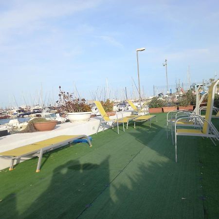 La Tua Stanza A Vela Sul Mare Hotell Bari Exteriör bild
