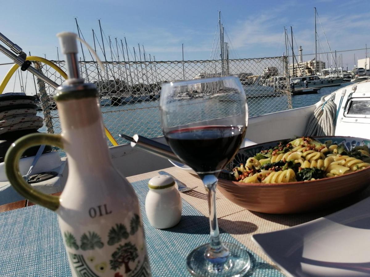 La Tua Stanza A Vela Sul Mare Hotell Bari Exteriör bild