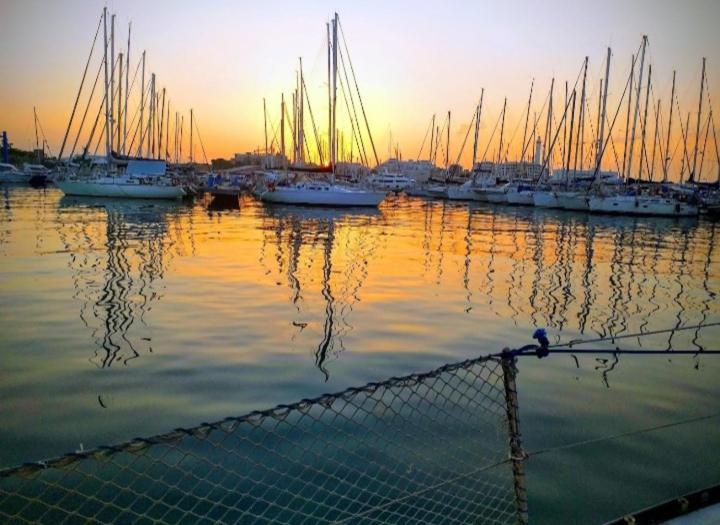La Tua Stanza A Vela Sul Mare Hotell Bari Exteriör bild